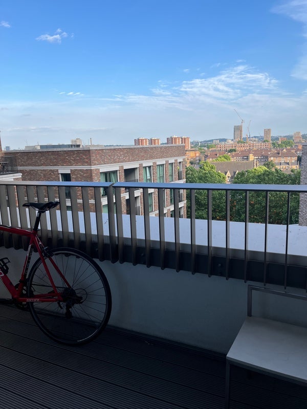 Room Sayer Street in Greater London