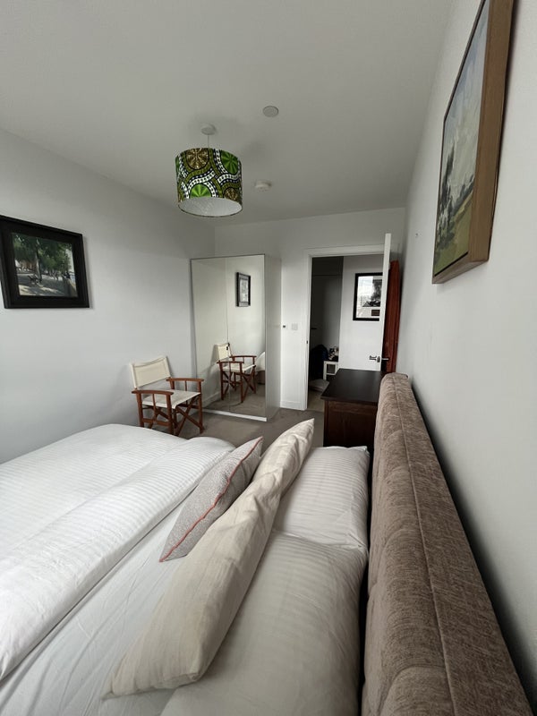Room Sayer Street in Greater London