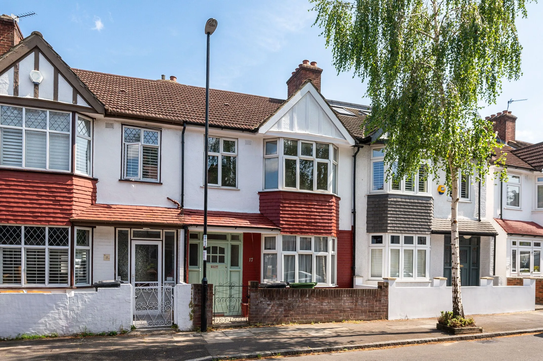 House Millmark Grove in Greater London