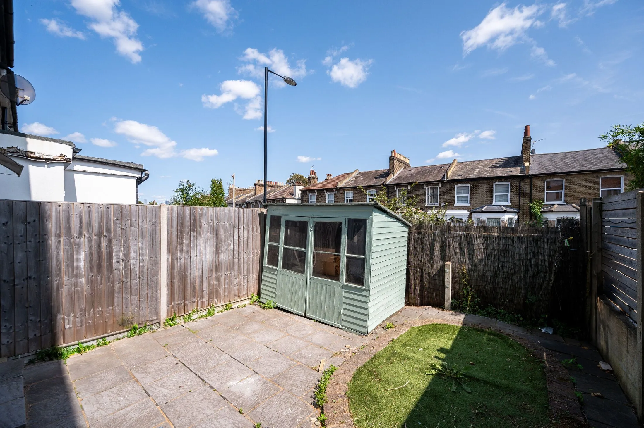 House Millmark Grove in Greater London