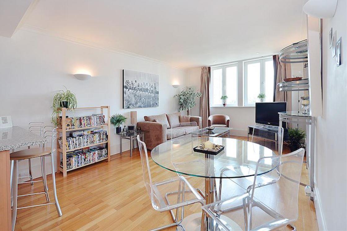 Flat Palgrave Gardens in City of Westminster