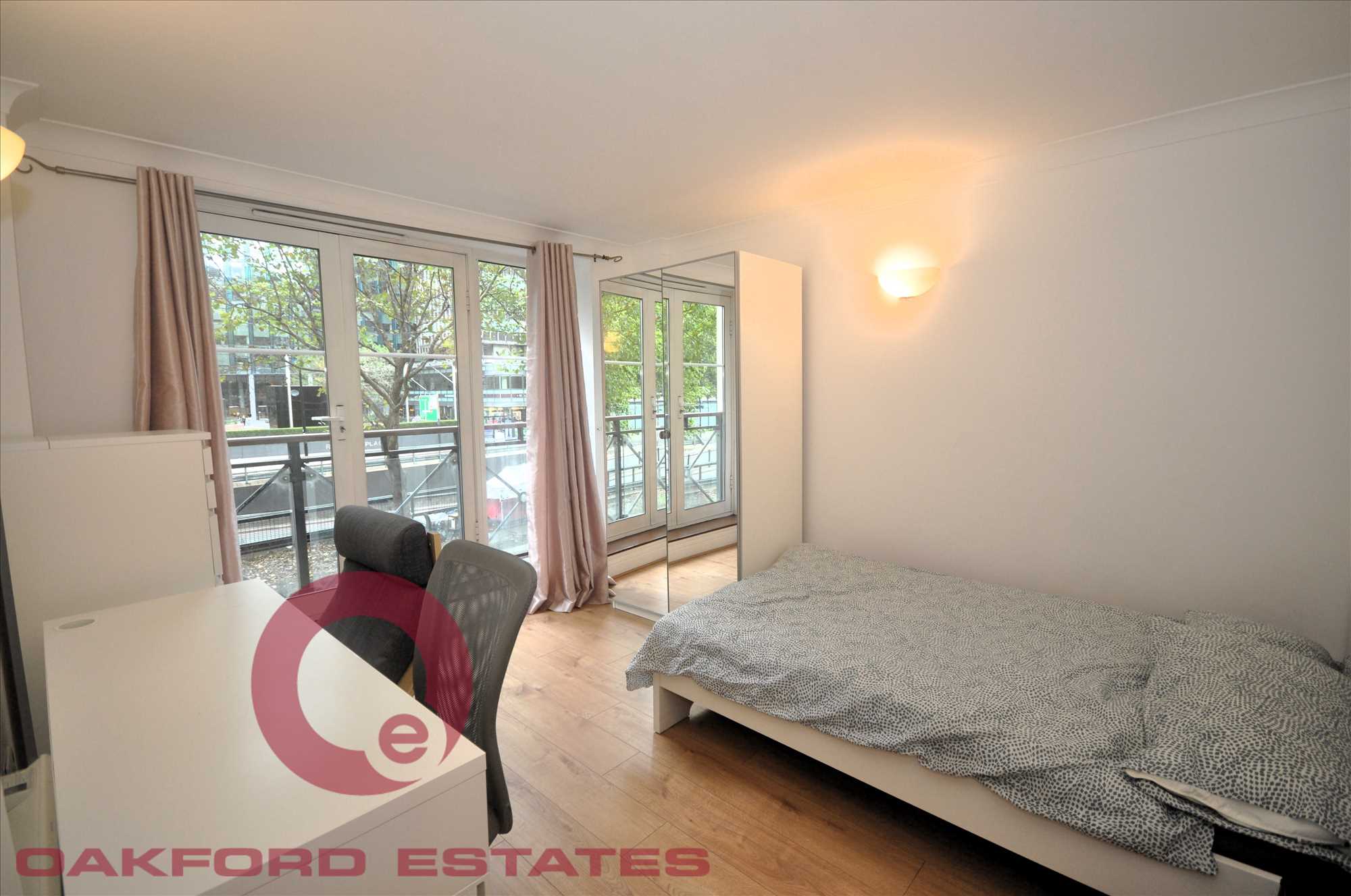 Flat Euston Road in Greater London