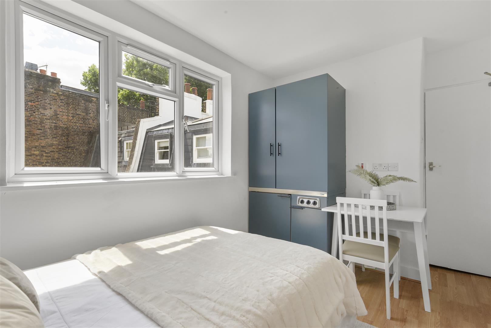 Flat St Petersburgh Place in City of Westminster