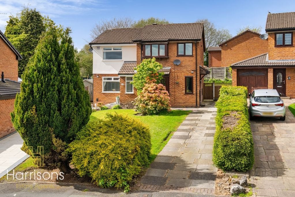 House Collingwood Way in Westhoughton