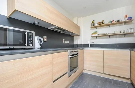 Flat Kerr Place in Aylesbury