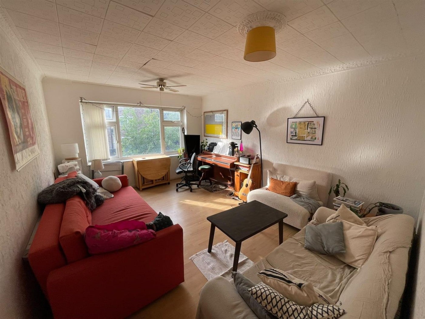 Flat Baslow Walk in Greater London