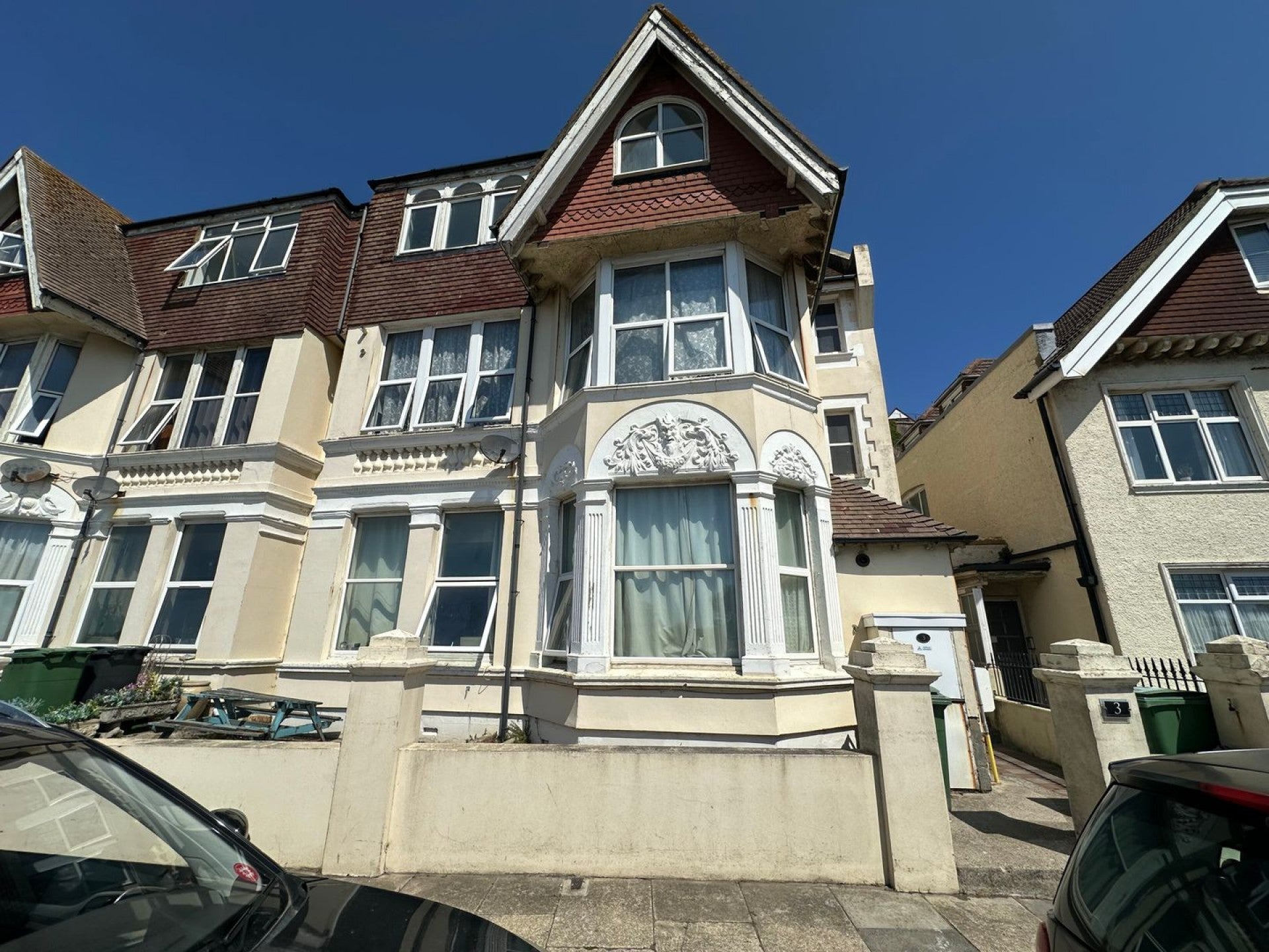 Flat Grosvenor Crescent in St Leonards