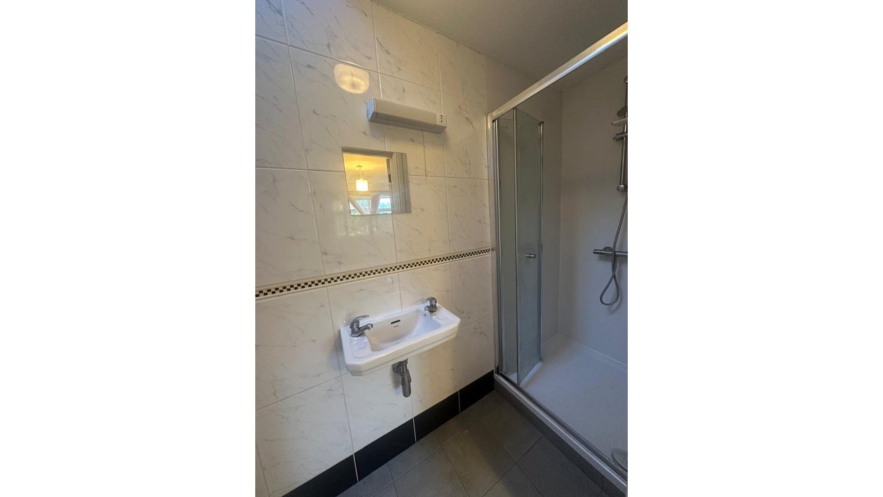 Room Acacia Road in Greater London