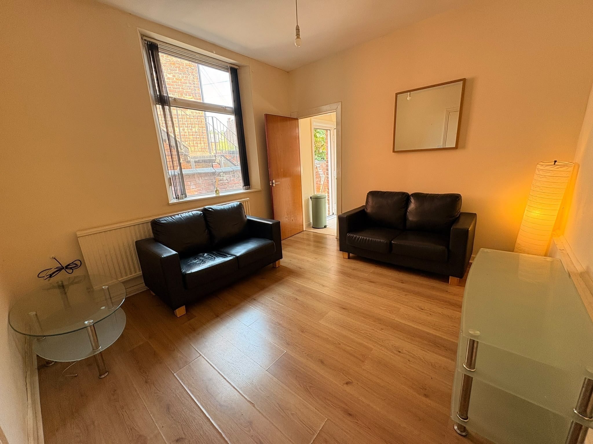 Flat Dickenson Road in Manchester