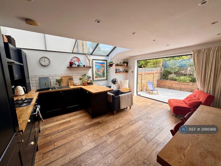 Flat Ulverscroft Road in Greater London