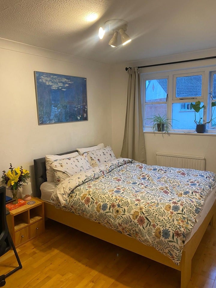 Room Cranswick Road in Greater London