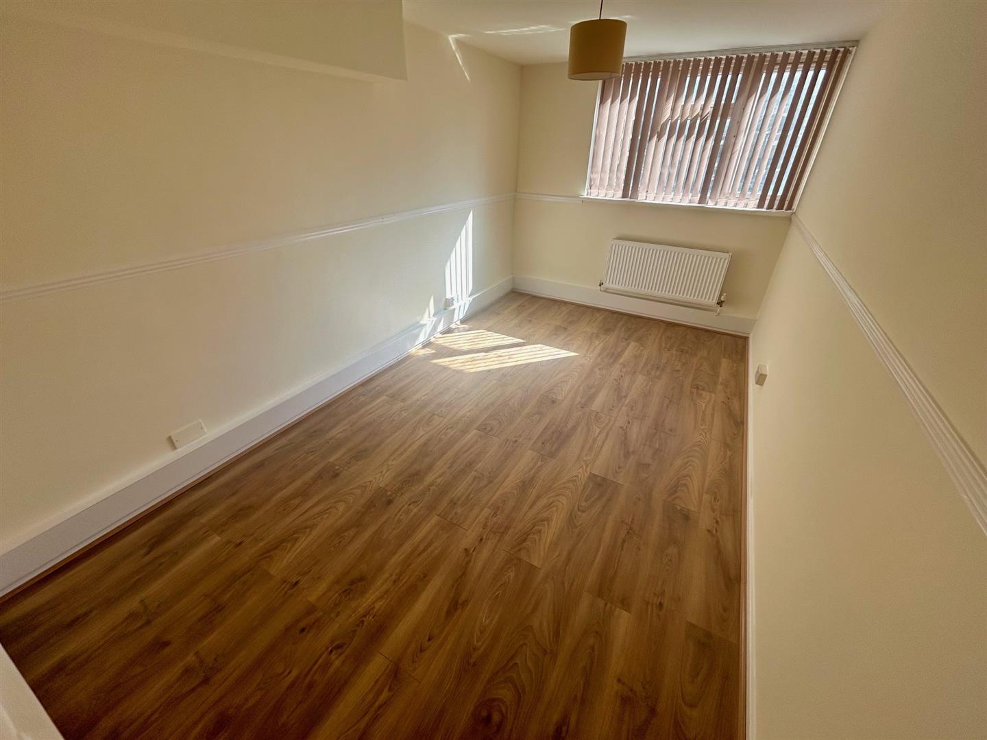 Flat Sunrise Avenue in Greater London