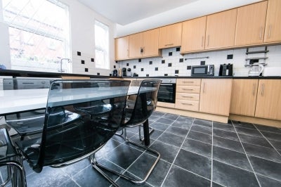 House Burchett Grove in Leeds