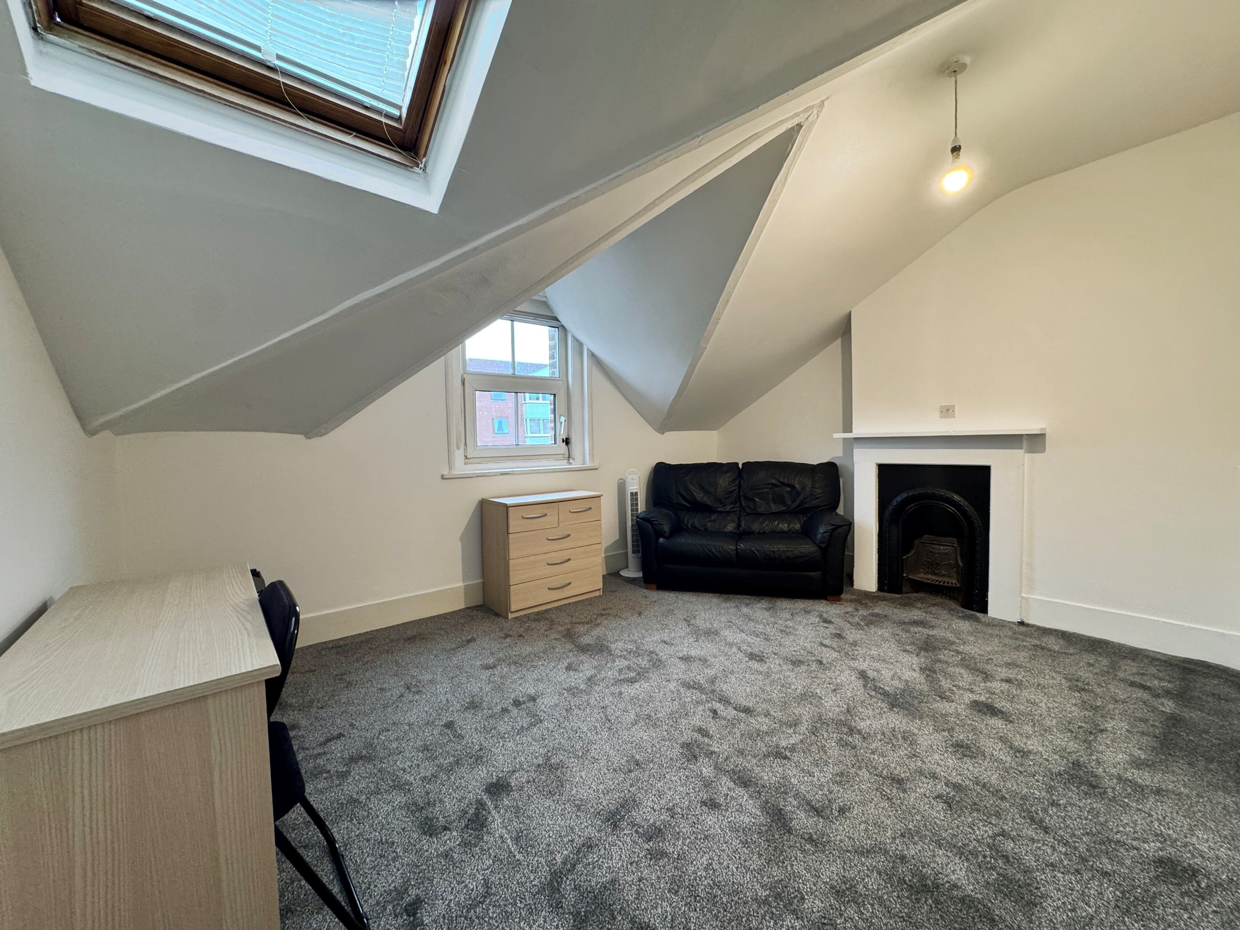 Room Victoria Road North in Portsmouth