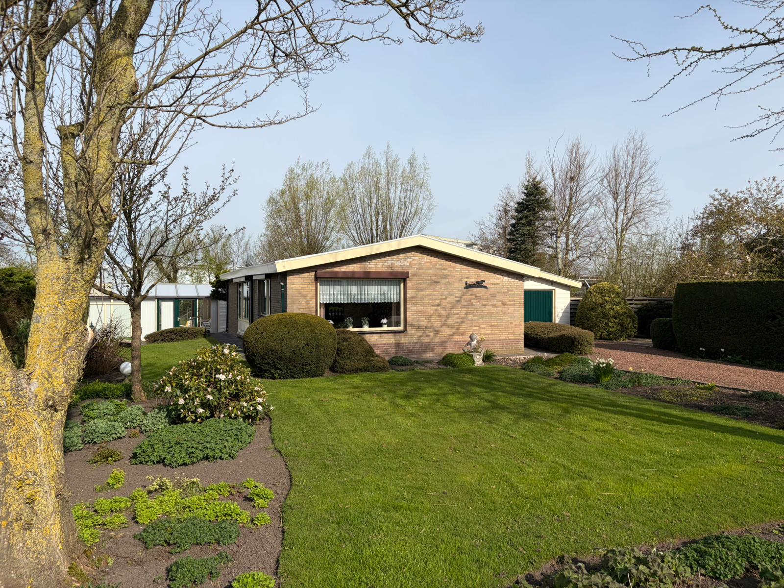 Huis Dorpsweg 172 in Hensbroek