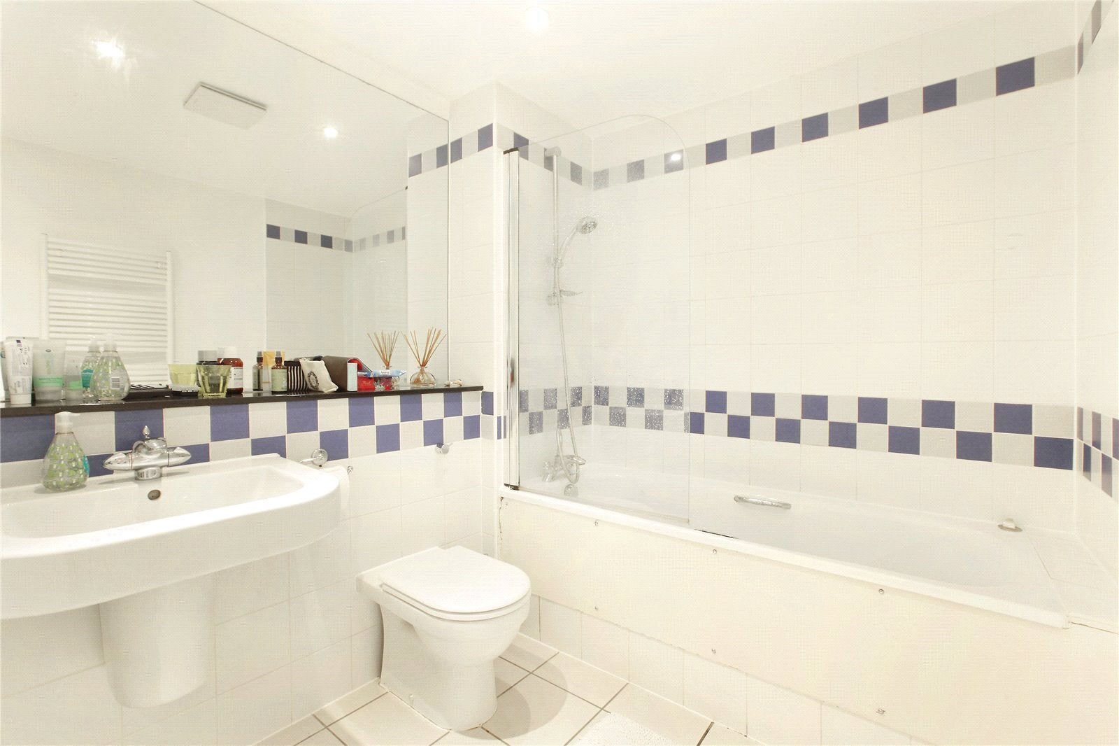 Flat Wilberforce Mews in Greater London