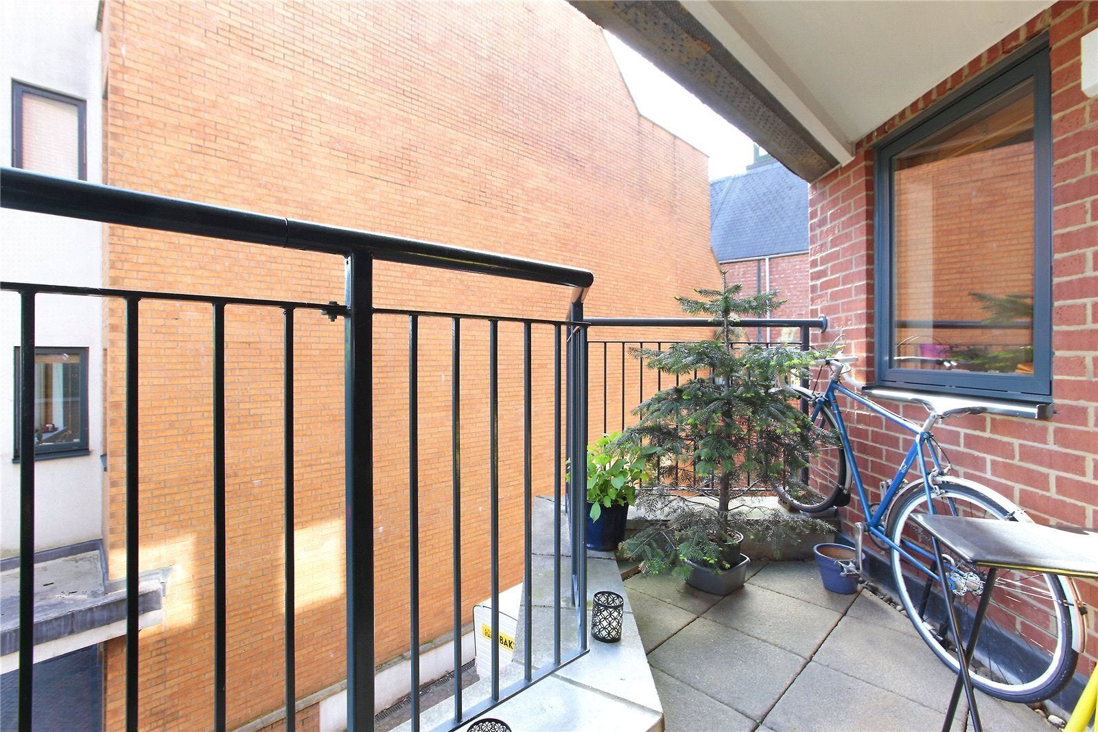 Flat Wilberforce Mews in Greater London