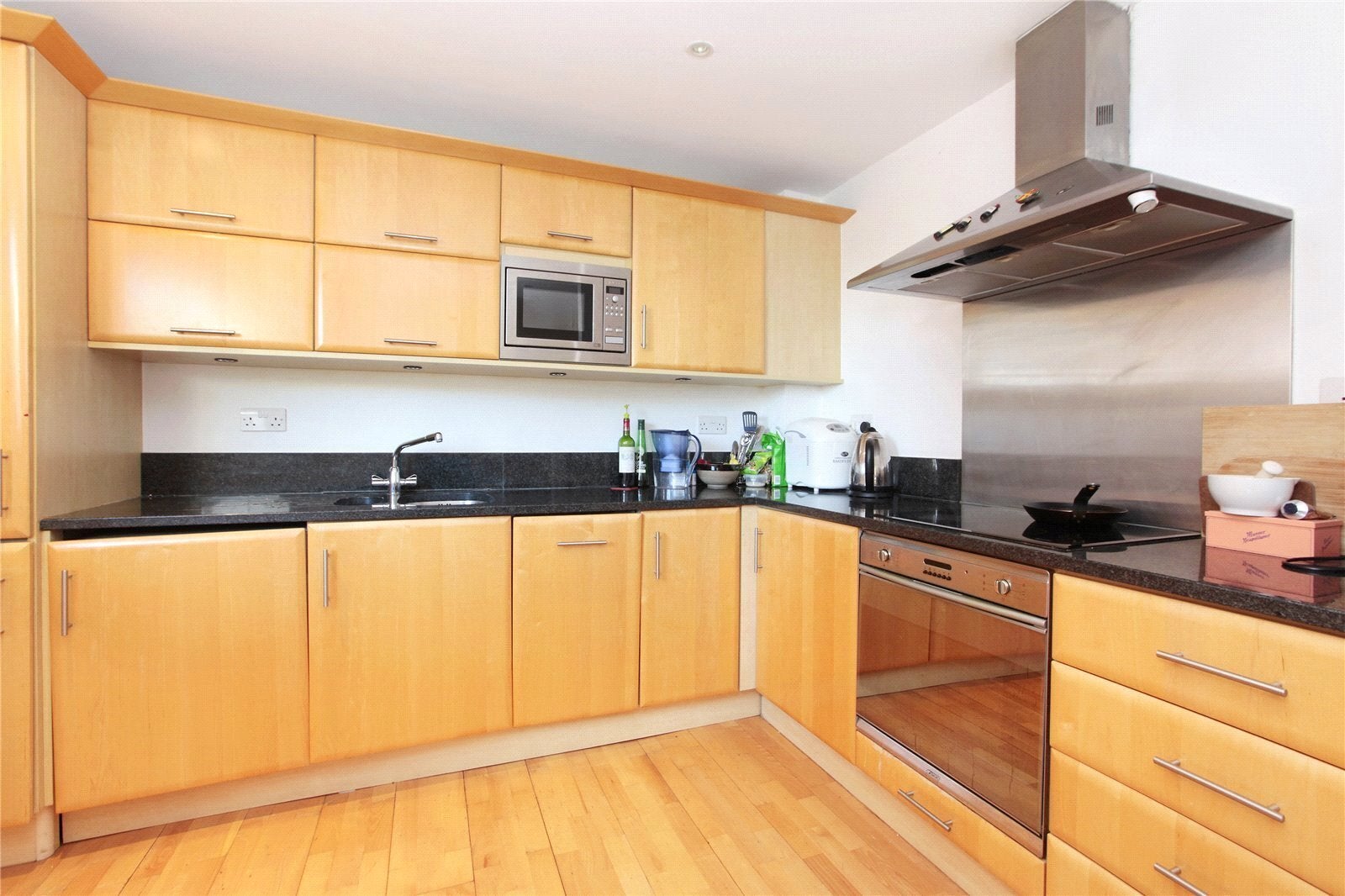 Flat Wilberforce Mews in Greater London