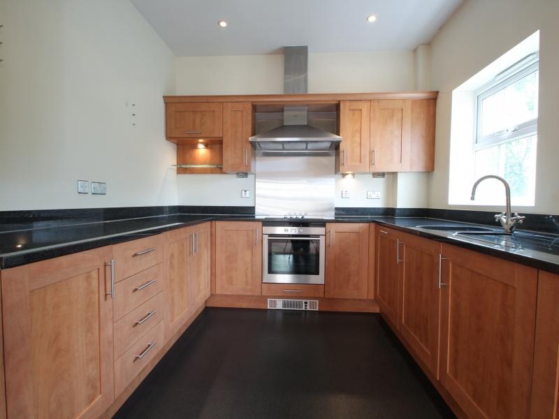 Flat Westferry Road in Greater London