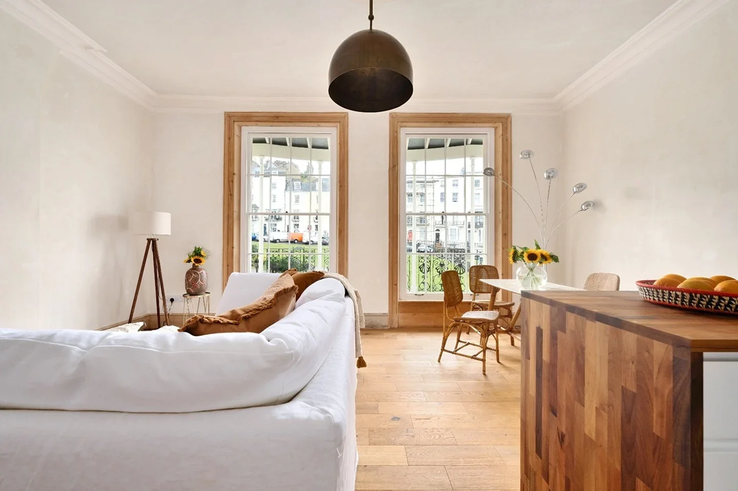 Flat Wellington Square in St Leonards