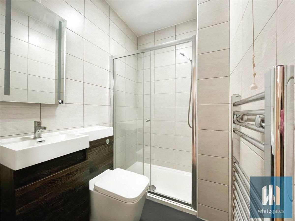 Flat Elmwood Close in Kirklees