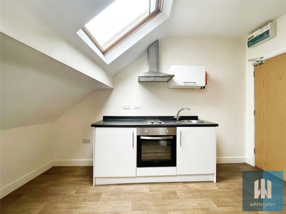 Flat Elmwood Close in Kirklees