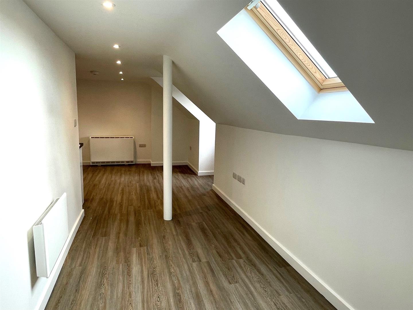 Flat Mansfield Road in Amber Valley