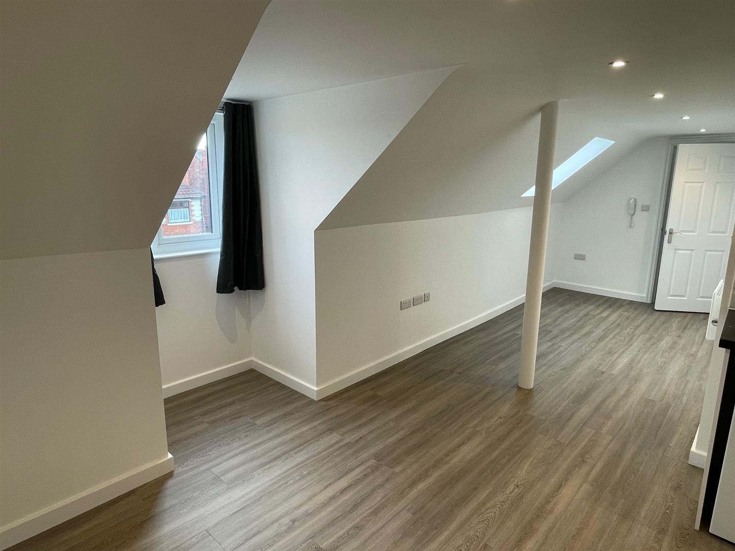 Flat Mansfield Road in Amber Valley