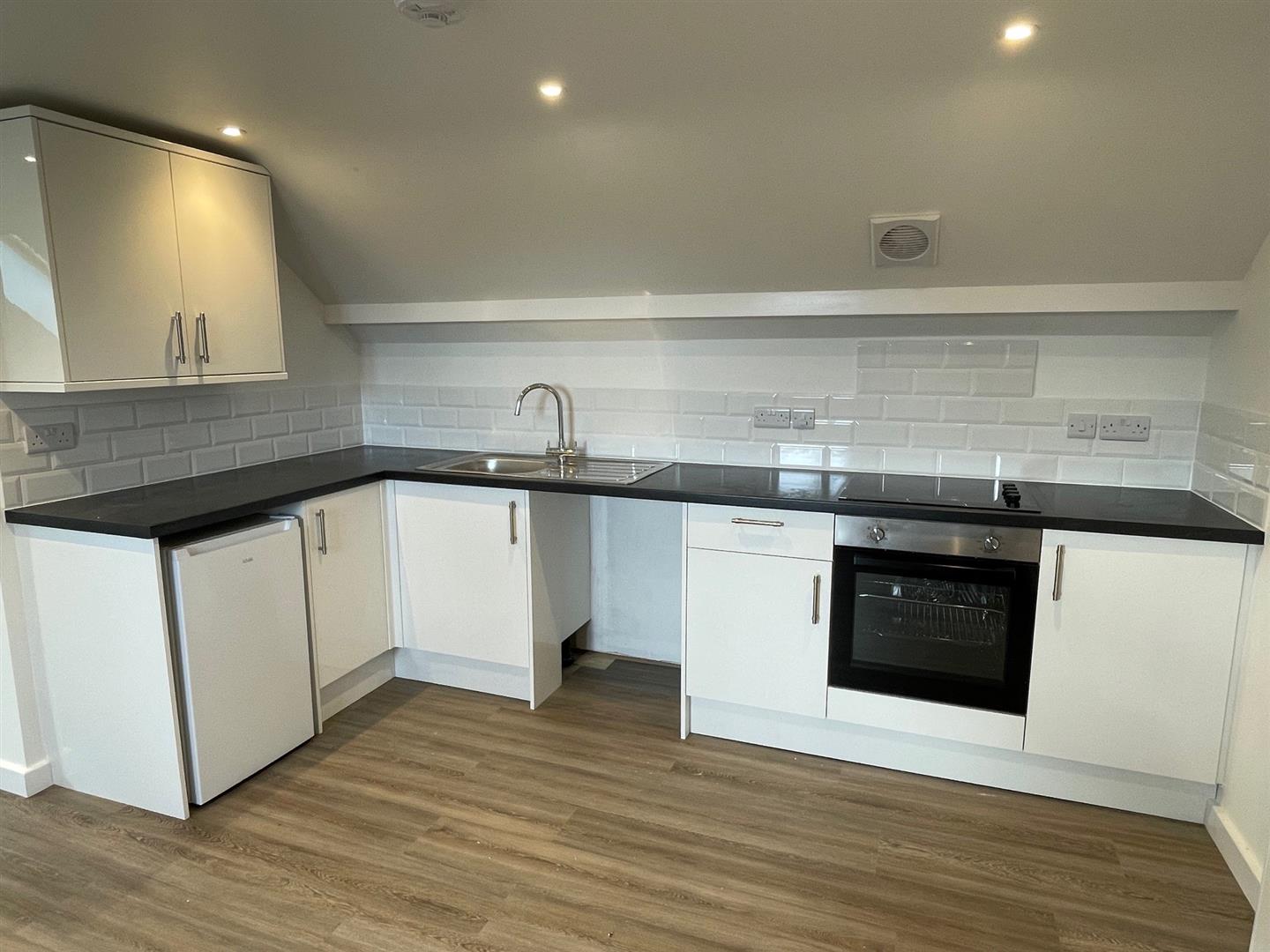 Flat Mansfield Road in Amber Valley