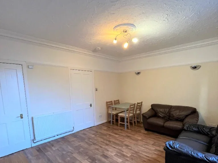 Flat Stenhouse Avenue West in City of Edinburgh