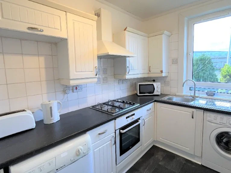 Flat Stenhouse Avenue West in City of Edinburgh