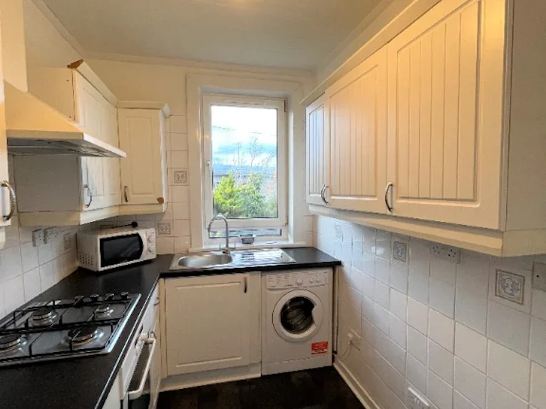 Flat Stenhouse Avenue West in City of Edinburgh