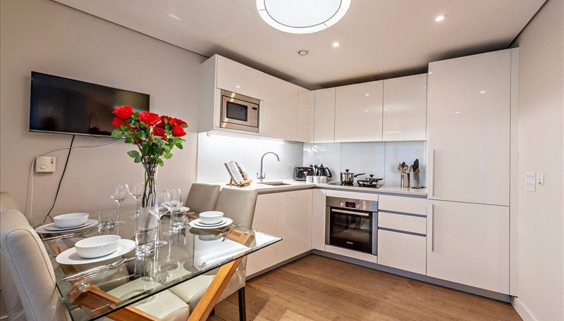 Flat Merchant Square in City of Westminster