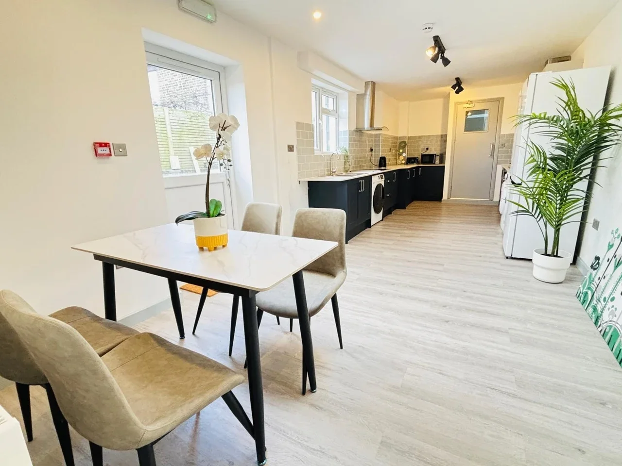 Room Upper Road in Greater London