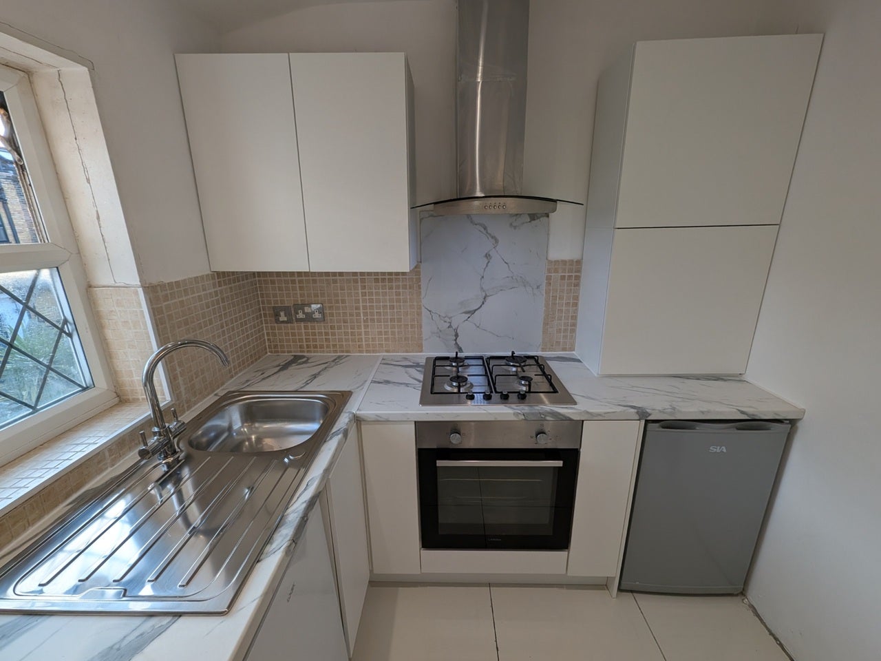 Room Leyton Park Road in Greater London