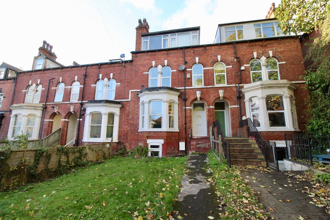 Flat Bainbrigge Road in Leeds