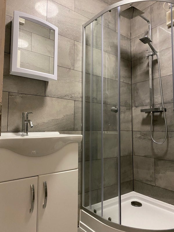 Room Creswick Walk in Greater London