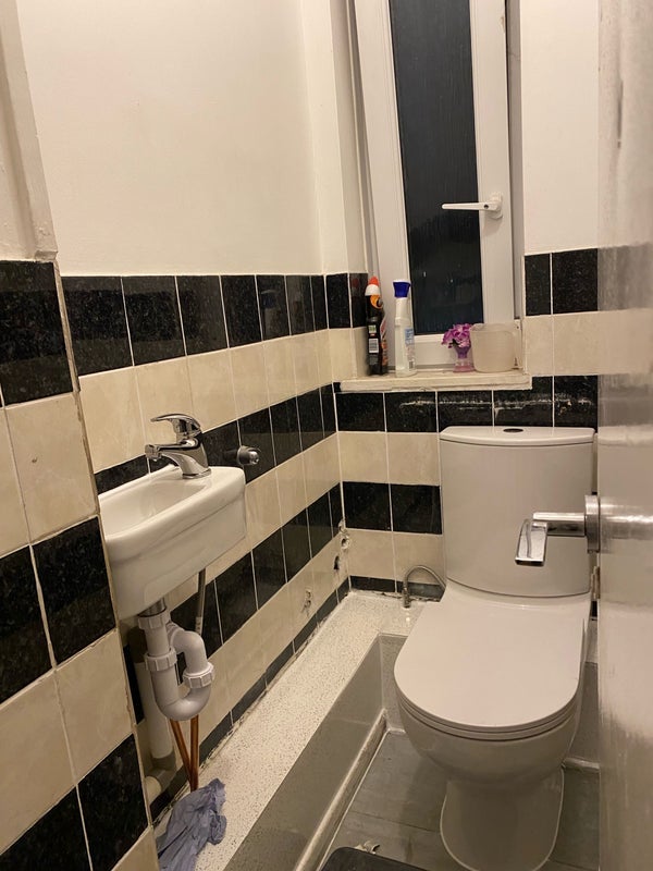 Room Creswick Walk in Greater London