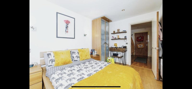 Room Isaac Way in Manchester