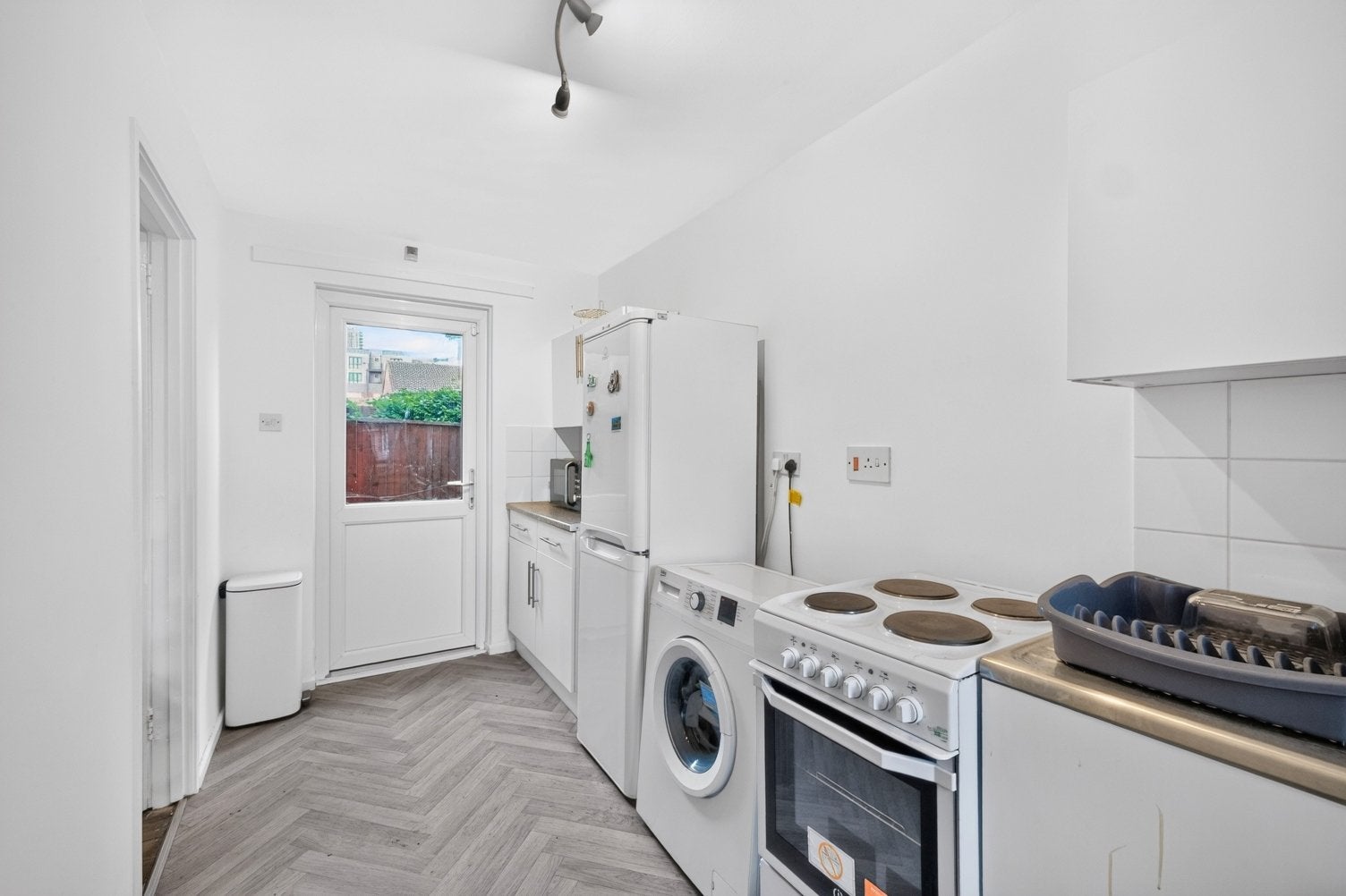 Flat Corbett's Lane in Greater London