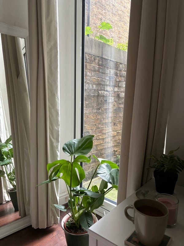 Flat Fernhead Road in City of Westminster