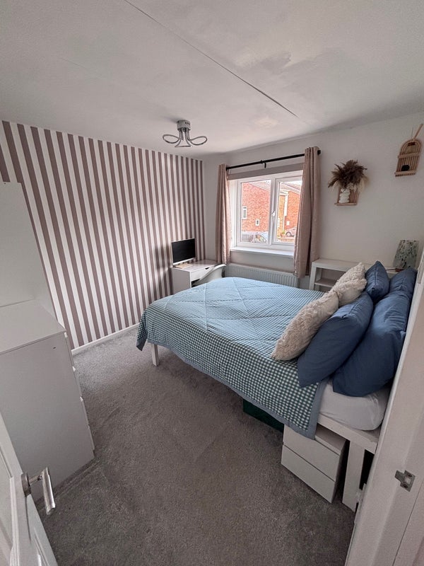 Room Lambourn Crescent in Royal Leamington Spa