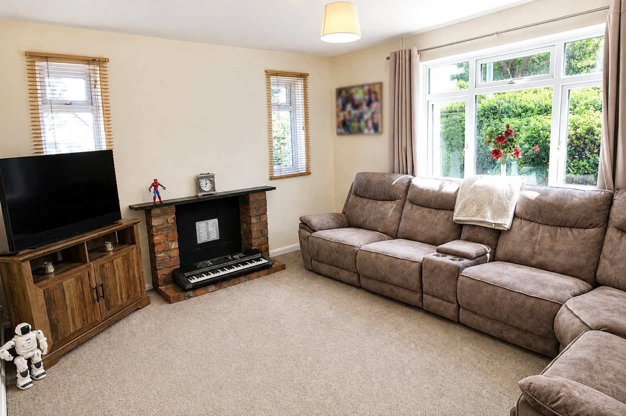 House Greenfield Road in Flitton