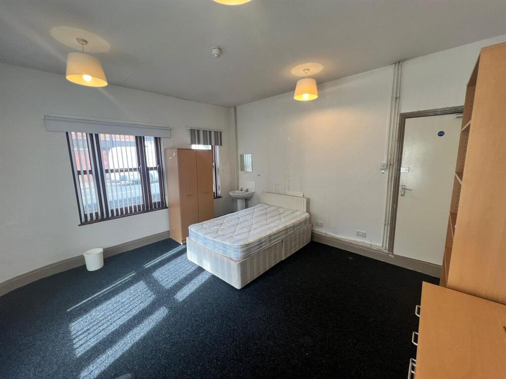 Room Melbourne Road in Coventry