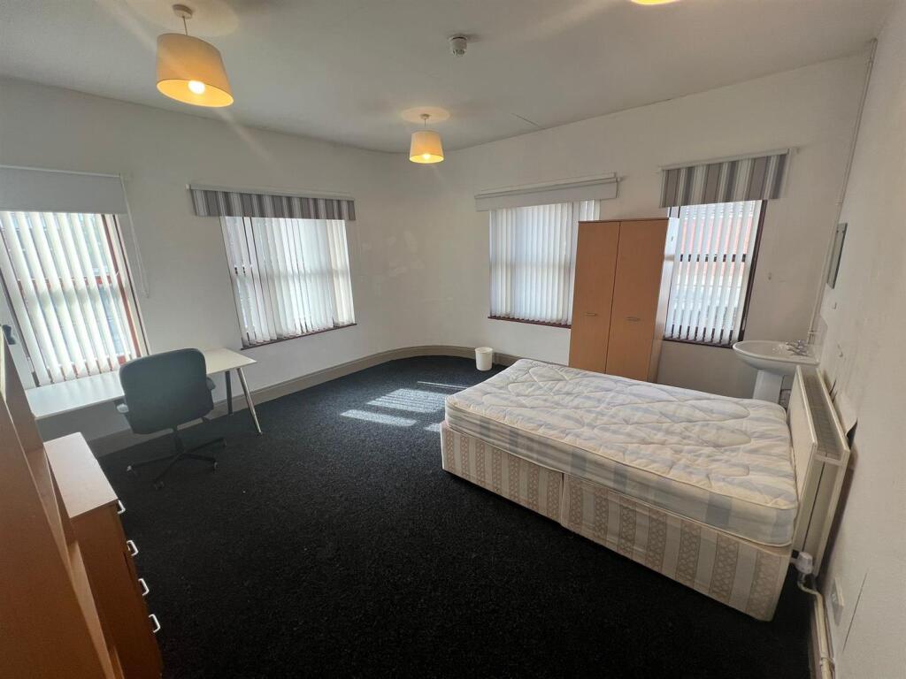 Room Melbourne Road in Coventry
