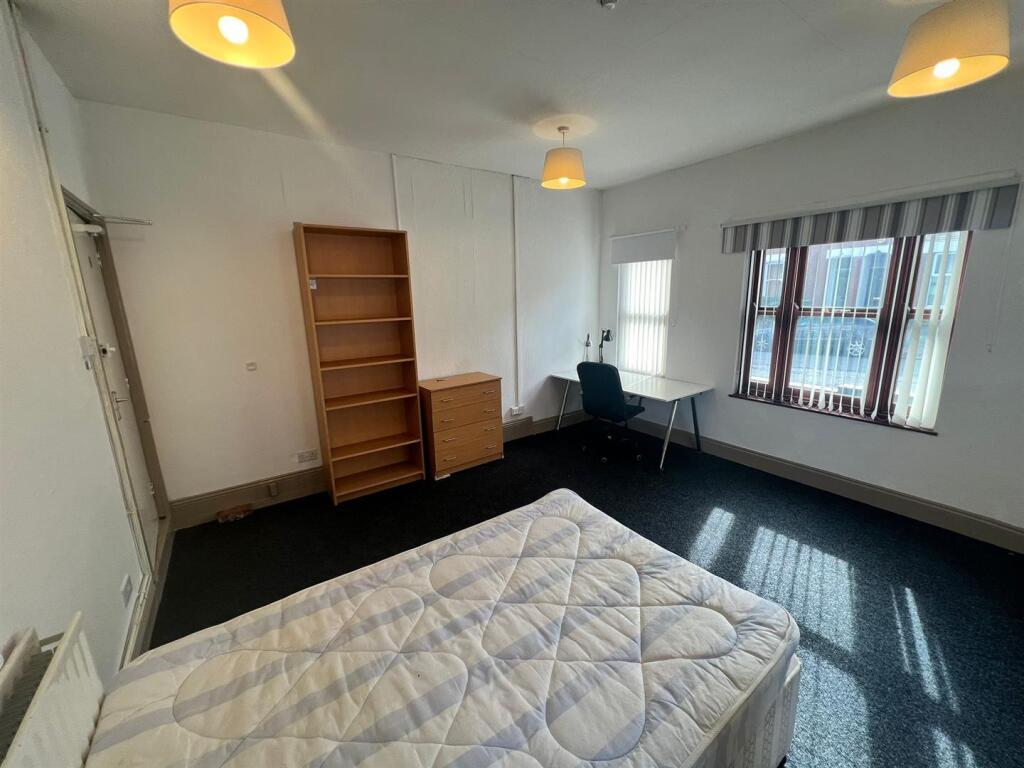 Room Melbourne Road in Coventry