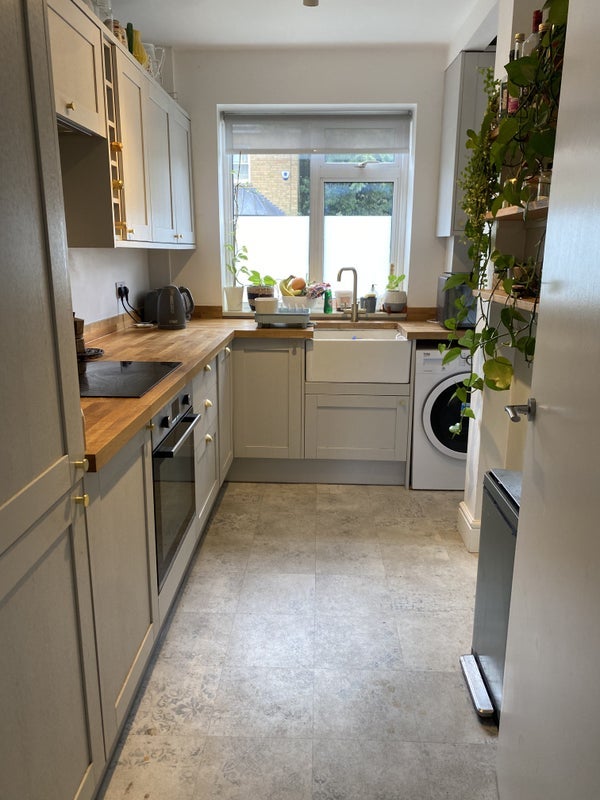 Room Arbuthnot Road in Greater London