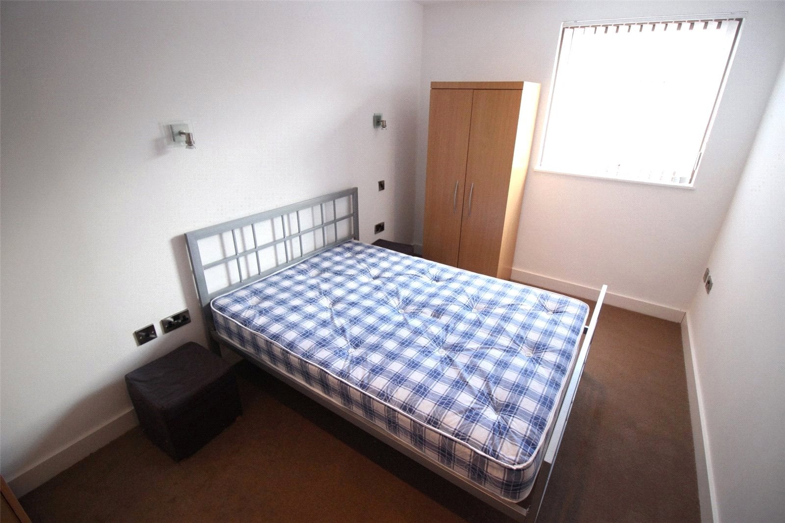 Flat Isaac Way in Manchester