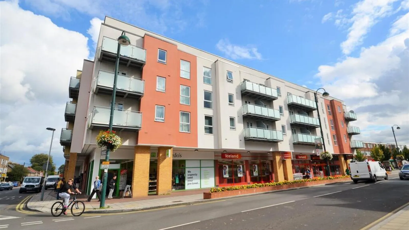 Flat Fairfield Road in Greater London