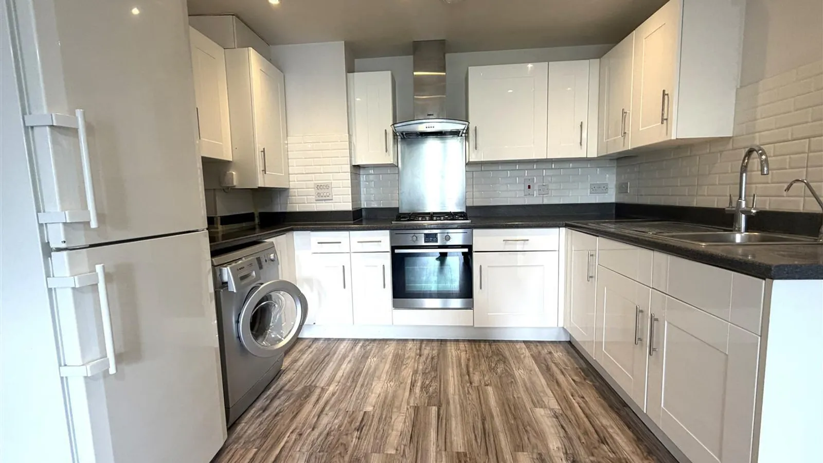 Flat Fairfield Road in Greater London